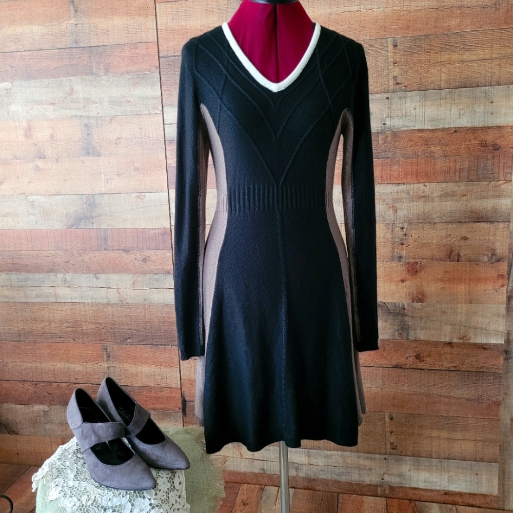 Jessica Simpson Black taupe Sweater dress...Medium